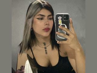 ScarlettJones_