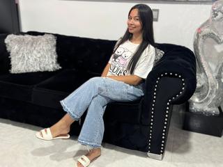 Mila_Bennett